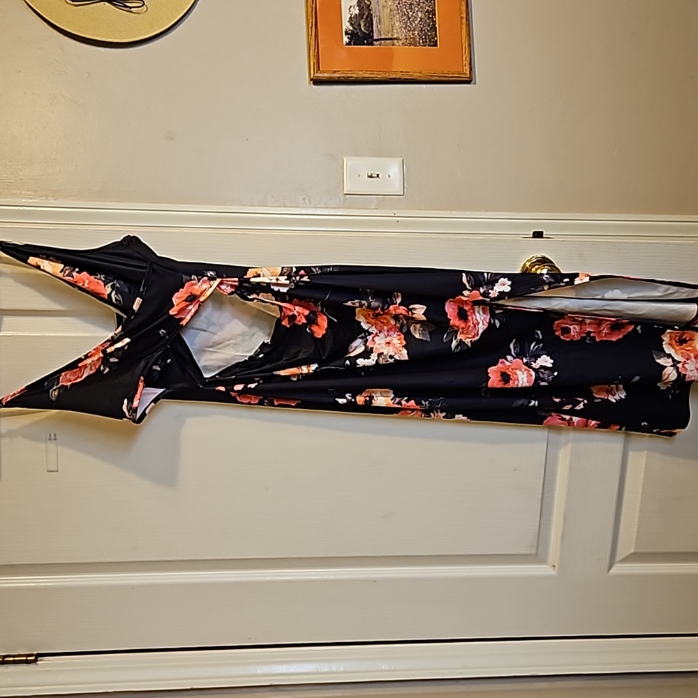 Shein dress - Picture 2 of 4